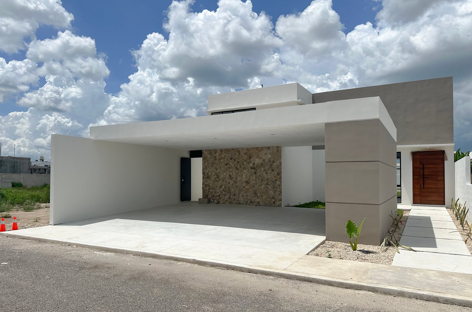 1628-Casa-en-venta-en-Dzitya-Chacte-residencial-de-2-plantas-con-3-habitaciones (3).jpg